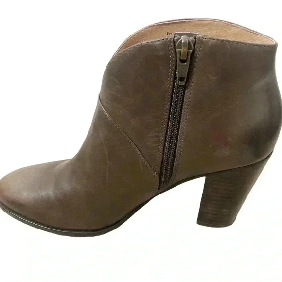 206 Collective Everett heeled ankle boot V front side zip brown - Picture 3 of 7